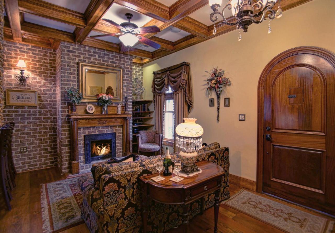 McMillan Inn Savannah Bagian luar foto