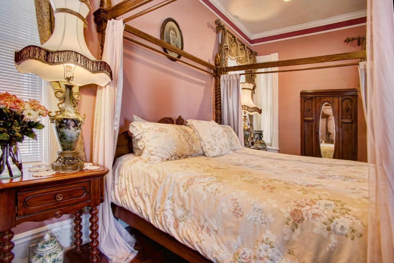 McMillan Inn Savannah Bagian luar foto
