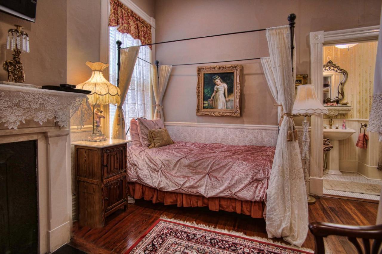 McMillan Inn Savannah Bagian luar foto