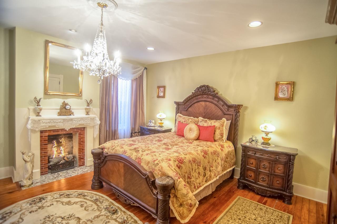 McMillan Inn Savannah Bagian luar foto